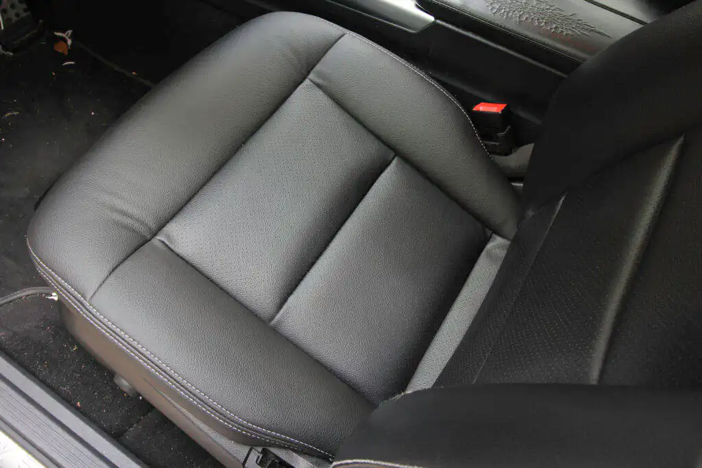 09 USF Mercedes Benz E350 10 14 Fondo 3