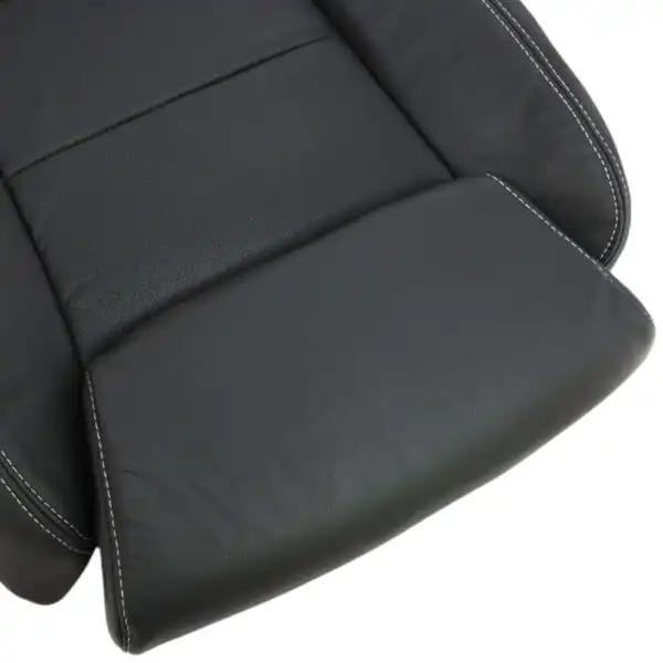 cadillac-xts-cuir-perforé-2013-2019-jet-black-couverture-de-siège-de-remplacement-du-conducteur-ou-du-passager-au-fond-avec-vue-de-fermeture-oem-1 Cadillac XTS 2013-2019 - Housse de siège de remplacement OEM