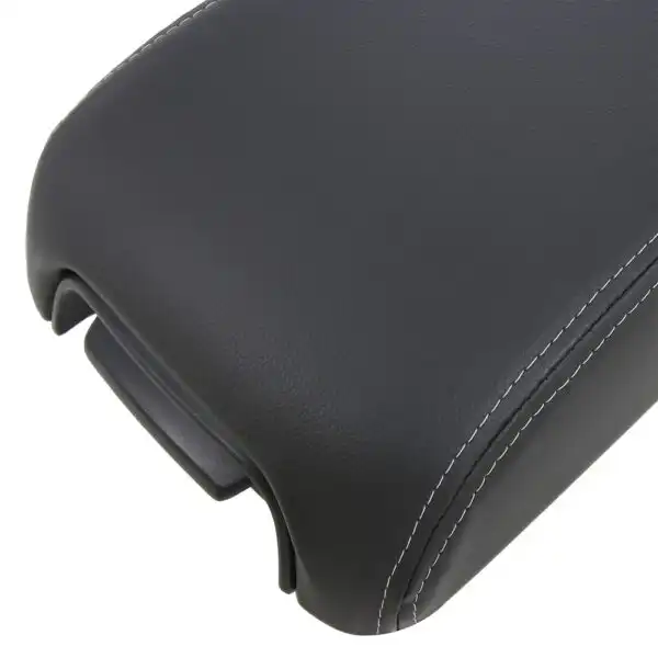 Dodge Charger, cuero sintético, 2011-2016, negro, consola central, vista cercana, funda de asiento de repuesto OEM. Dodge Charger 2011-2016 | Cubierta de consola central de repuesto OEM