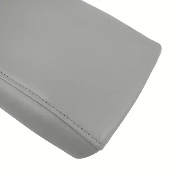 Nissan Altima cuero 2007-2018 consola central Frost vista cercana funda de asiento de repuesto OEM Nissan Altima 2007-2018 | Cubierta de la consola central de repuesto OEM