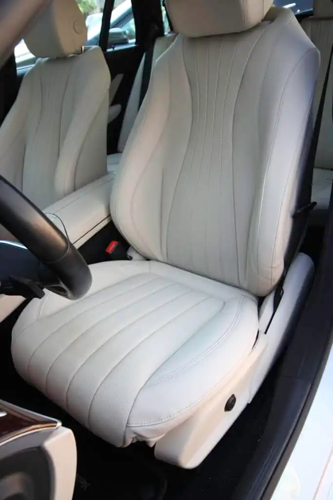 06 USF Mercedes Benz E300 2017 3
